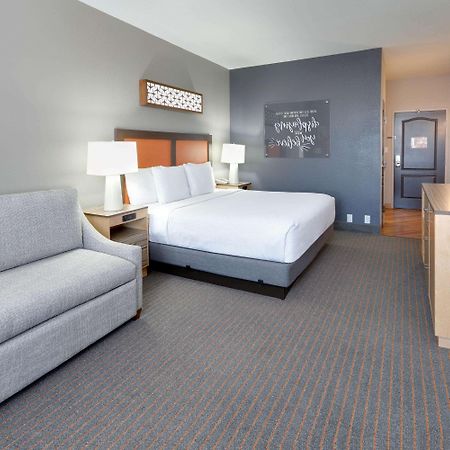 La Quinta By Wyndham Dallas Love Field Екстериор снимка