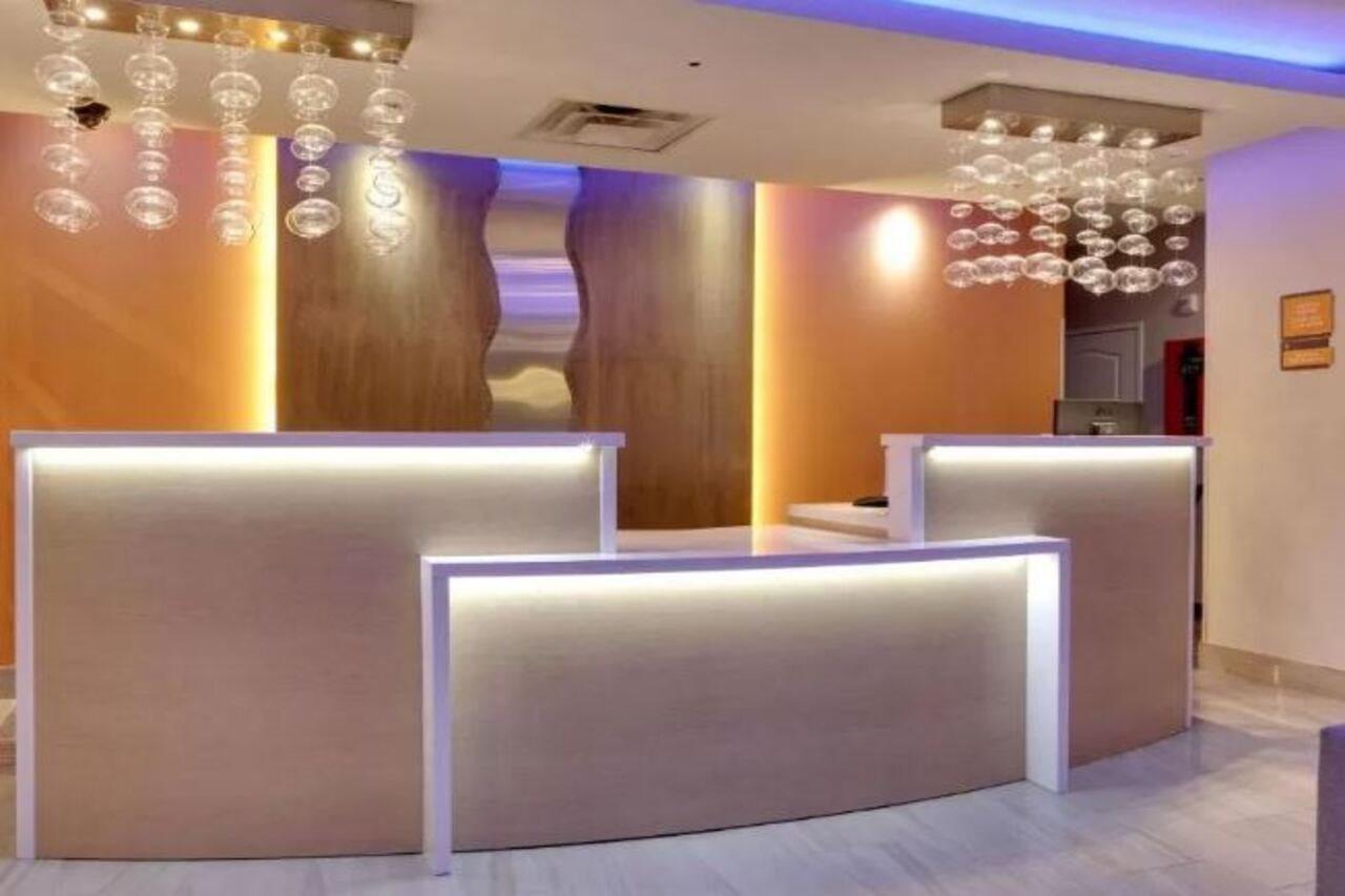La Quinta By Wyndham Dallas Love Field Екстериор снимка