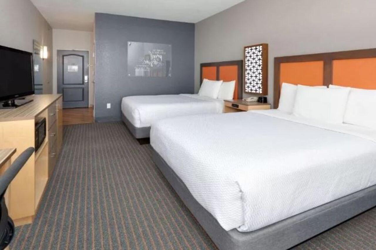 La Quinta By Wyndham Dallas Love Field Екстериор снимка