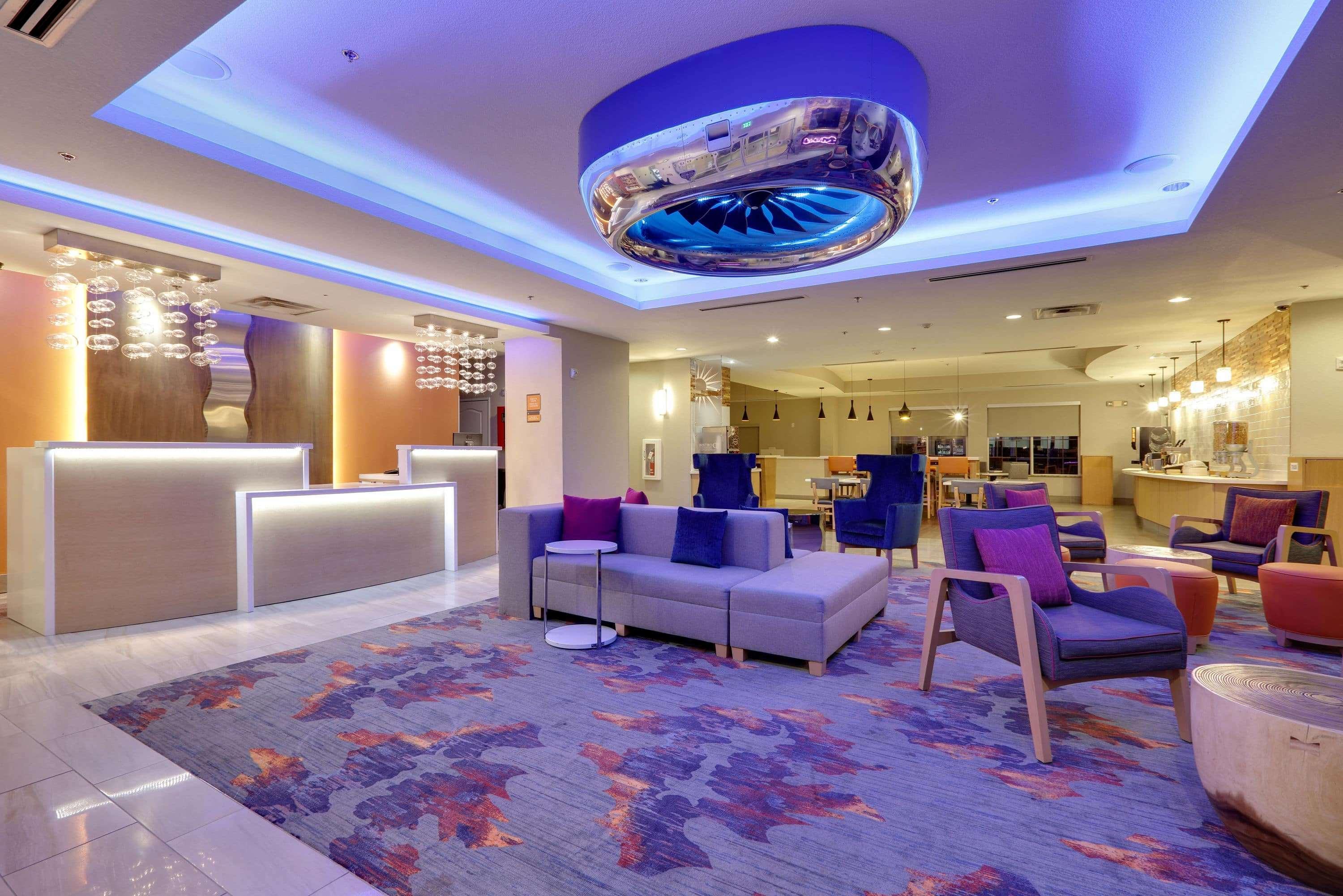 La Quinta By Wyndham Dallas Love Field Екстериор снимка