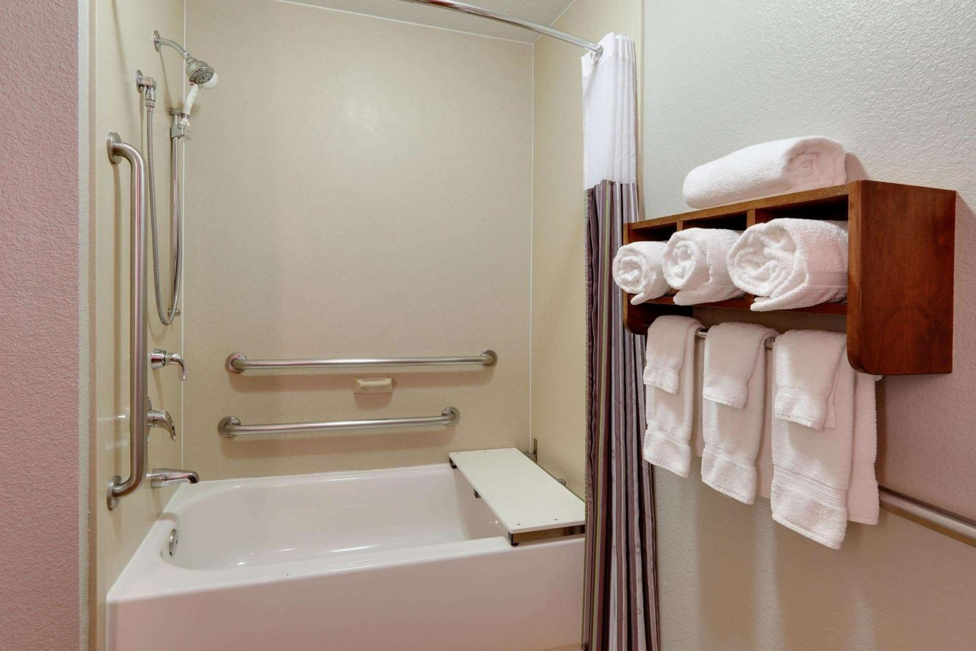 La Quinta By Wyndham Dallas Love Field Екстериор снимка